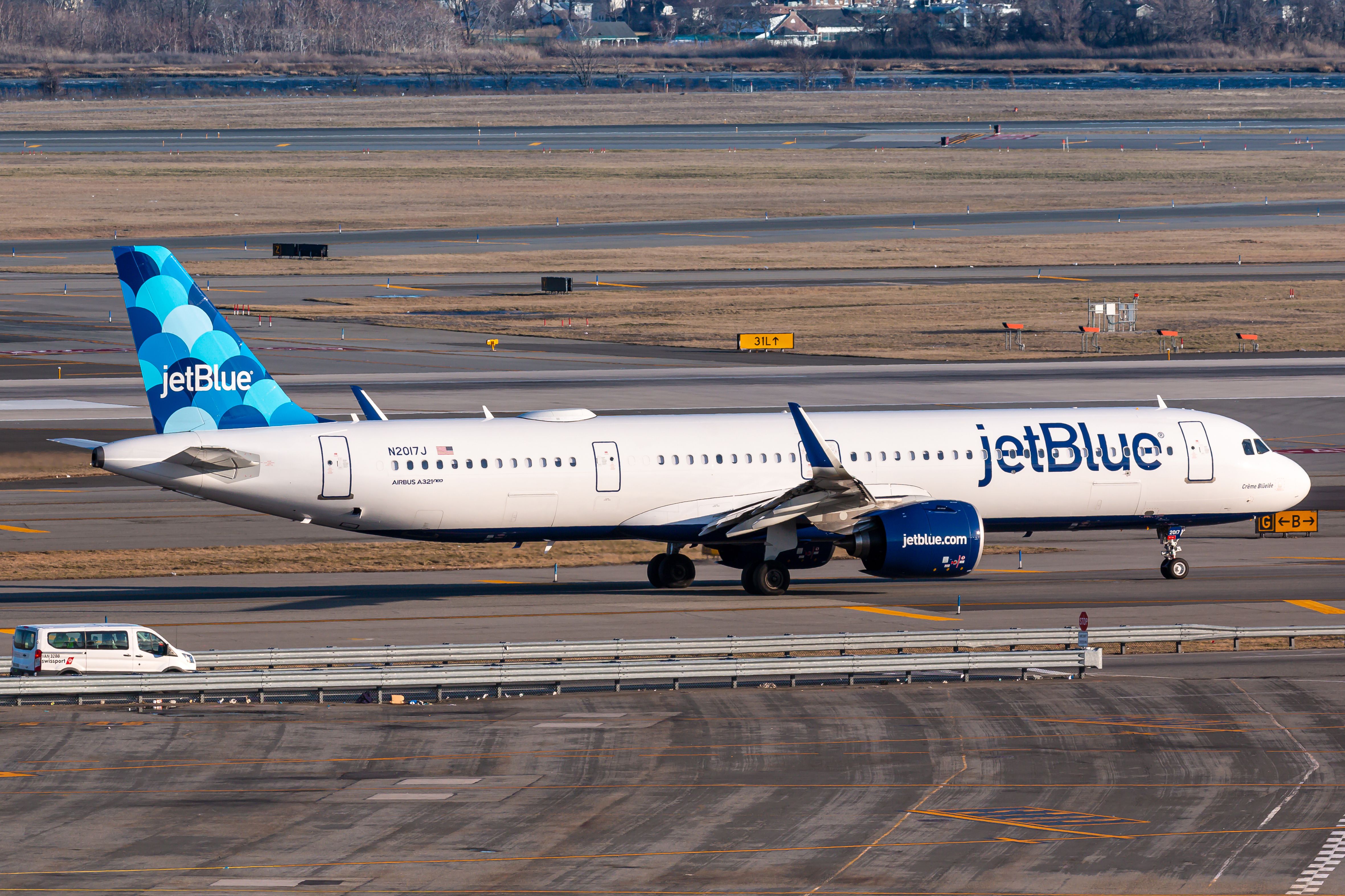 JetBlue Airbus A321LR 